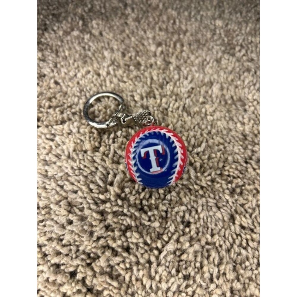 Texas Rangers baseball keychain - Picture 2 of 2